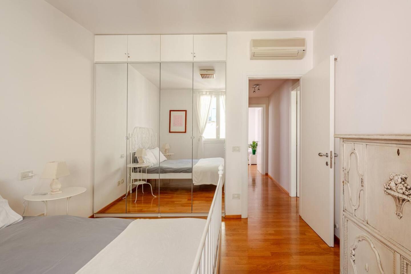 Santo Stefano Square Apartment Bologna Exterior photo