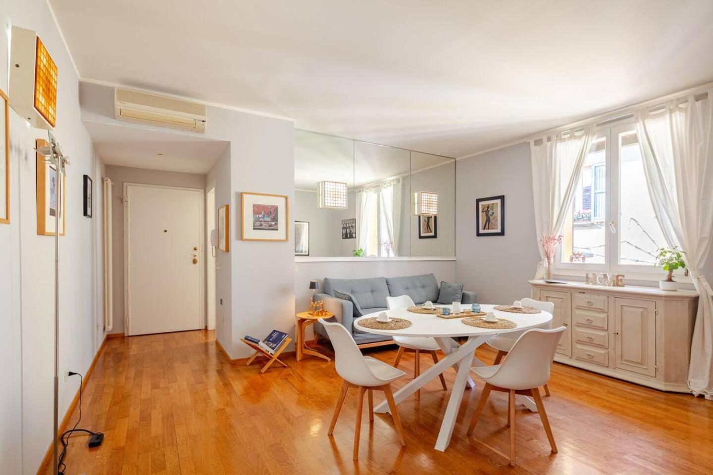 Santo Stefano Square Apartment Bologna Exterior photo